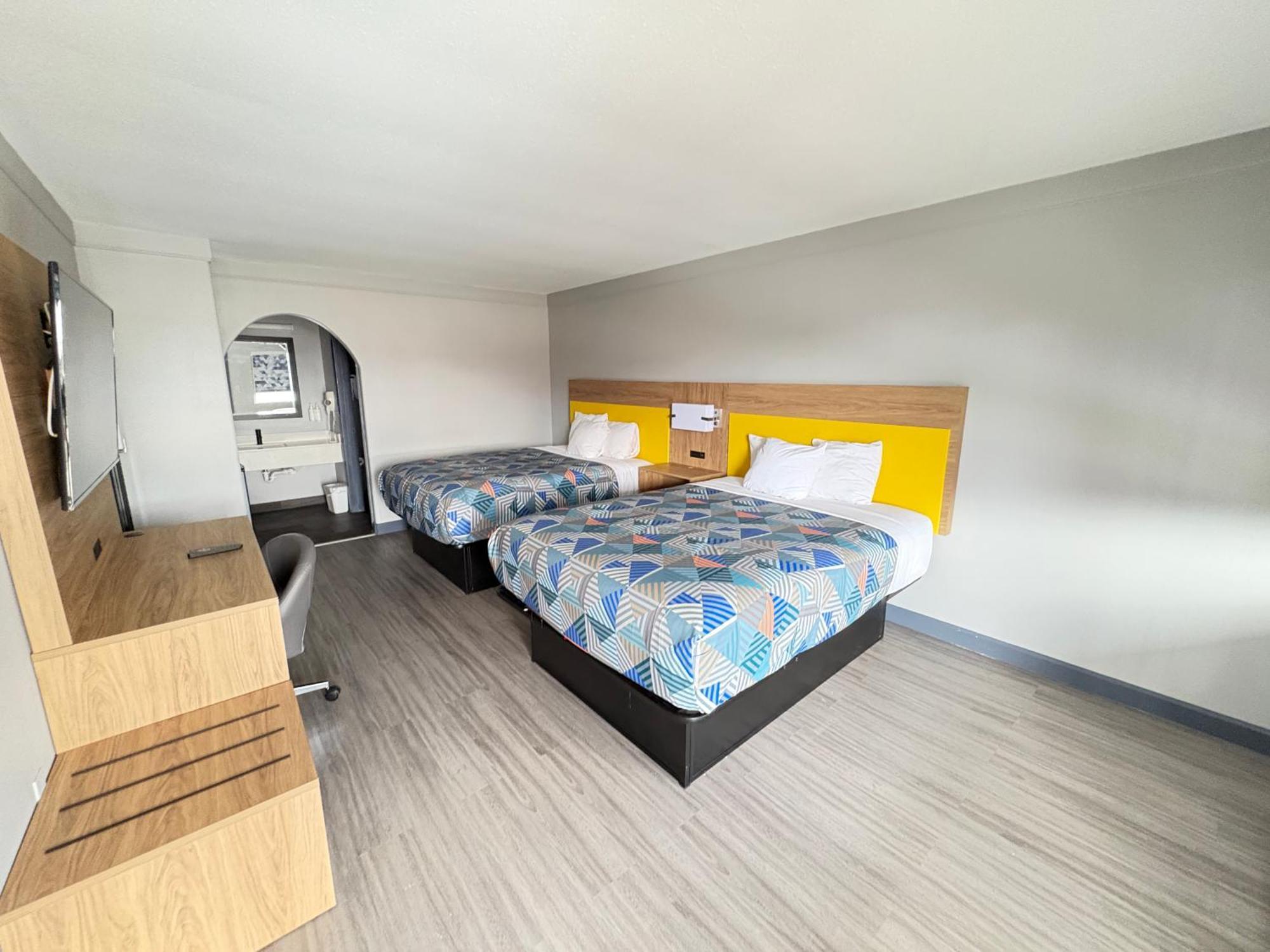 Days Inn By Wyndham Gonzales Kültér fotó